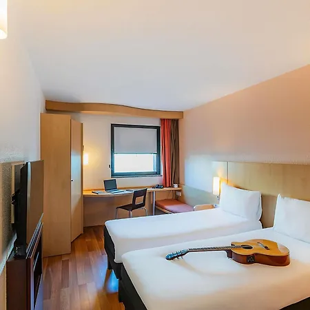 ホテル Ibis Lisboa 2*