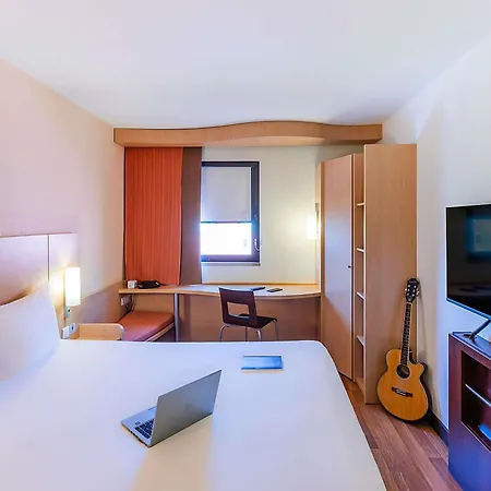 Ibis Lisboa 2*
