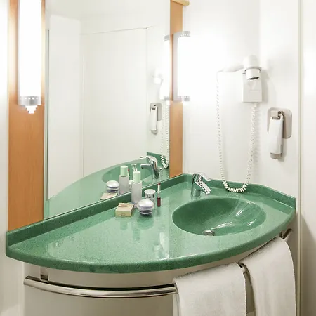 Ibis Lisboa 2*