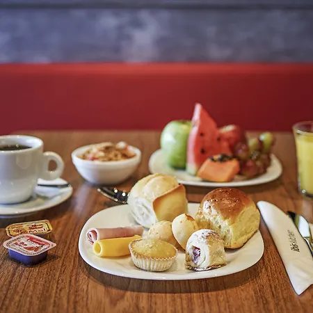 Ibis Lisboa Hotel 2*