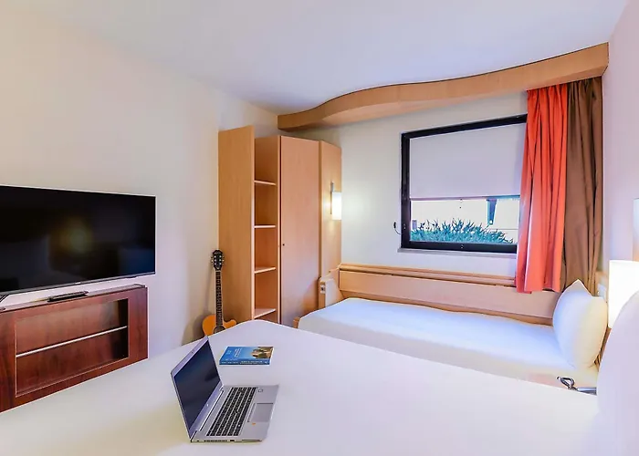 Ibis Lisboa Hotel 2*