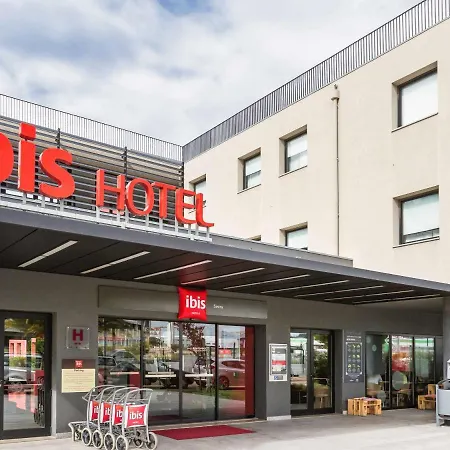 Ibis Lisboa Отель